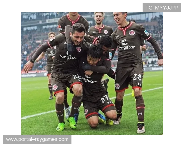 升班马圣保利客场逼平弗赖堡，展现适应能力